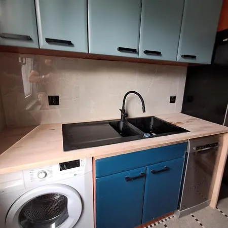 3-pokojowy Z Tarasem W Willi, 95m2 Daire *