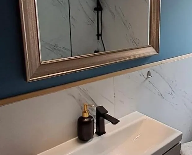 3-pokojowy Z Tarasem W Willi, 95m2 アパート